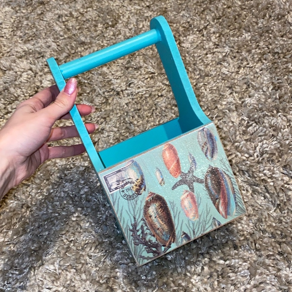 Wooden Beach Style Shell 🐚 Flower/Storage Box with Handle